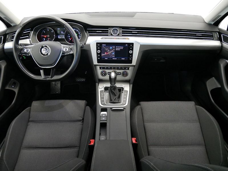 Volkswagen Passat - fotka 5 z 25
