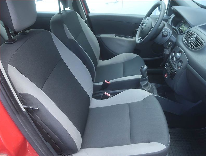 Renault Clio (2009) 1.2 16V, po STK, oblíbený vůz - fotka 9 z 14