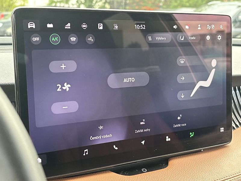 Škoda Superb (2025) Combi 1.5 TSI iV DSG L&K - fotka 14 z 33