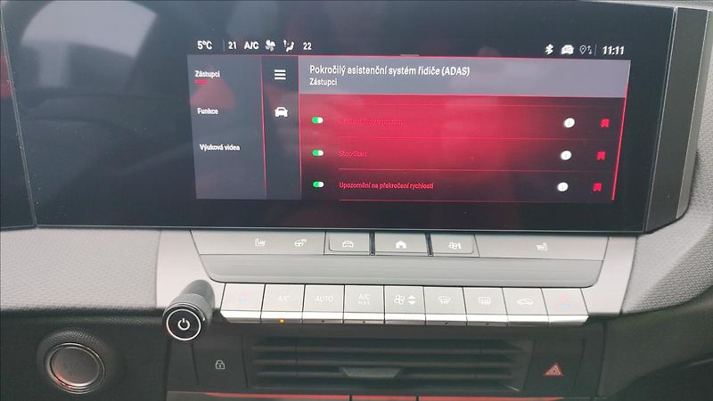 Opel Astra 1,2   GS line 96kW EAT8 - fotka 15 z 21