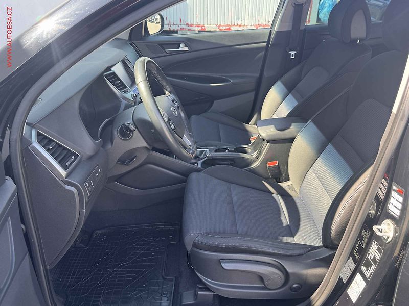 Hyundai Tucson (2016) 1.7 CRDi, 2.maj,ČR, Navi - fotka 9 z 18