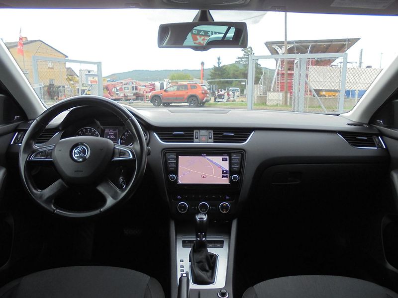 Škoda Octavia (2014) 1.6TDI-77KW DSG-NAVIGACE-TAŽNÉ - fotka 10 z 12