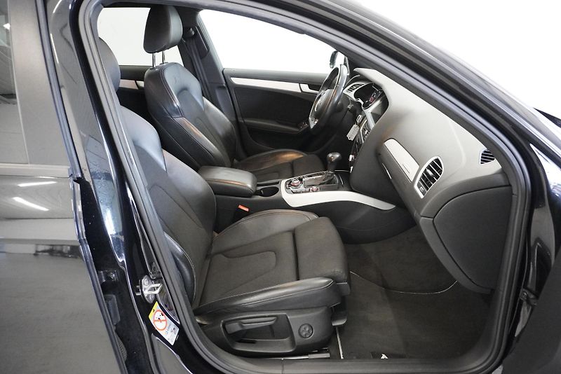 Audi A4 (2013) 2.0 TFSI 165kW QUATTRO STRONIC - fotka 28 z 34