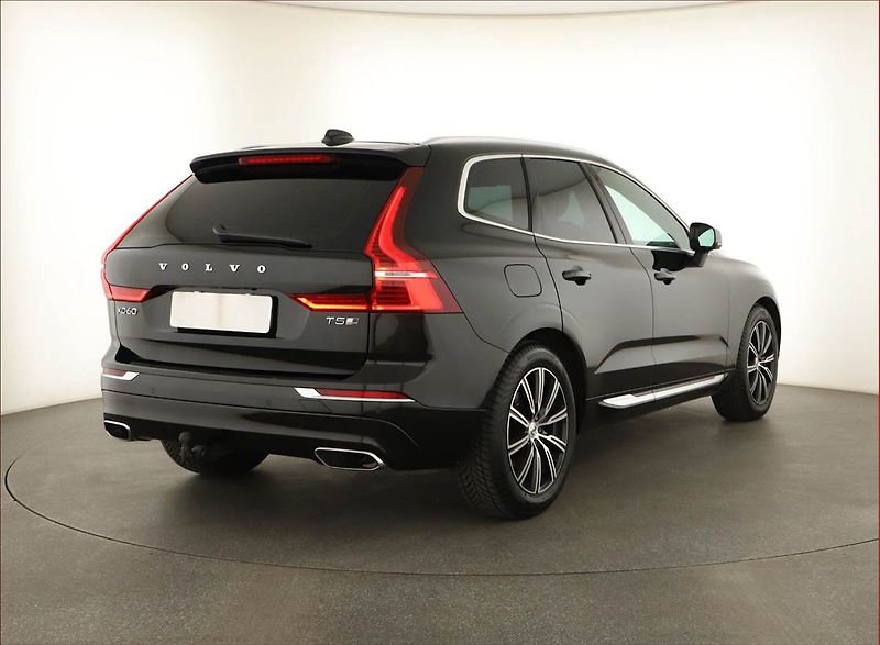 Volvo XC60 (2018) T5 AWD - fotka 5 z 19