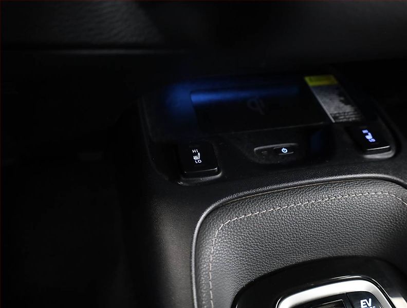 Toyota Corolla (2020) 1.8 Hybrid - fotka 13 z 20