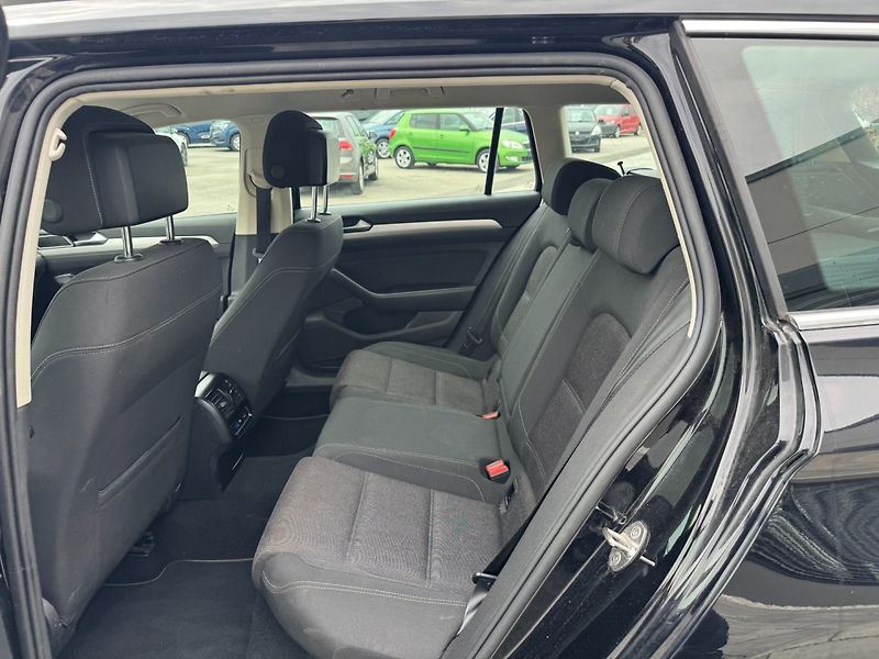 Volkswagen Passat (2019) 2,0 TDI 110 KW DSG Comfortline - fotka 13 z 30