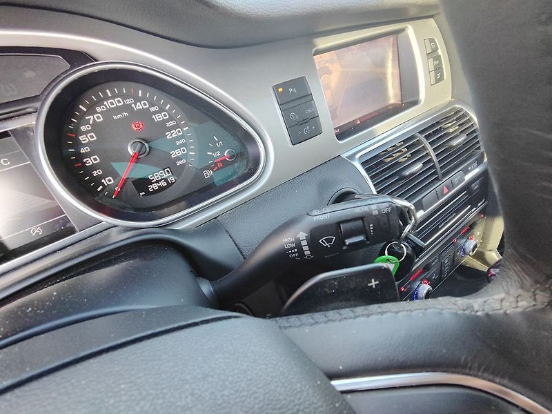 Audi Q7 3.0 TDI/180kW S-Line 4x4 AT - fotka 39 z 45