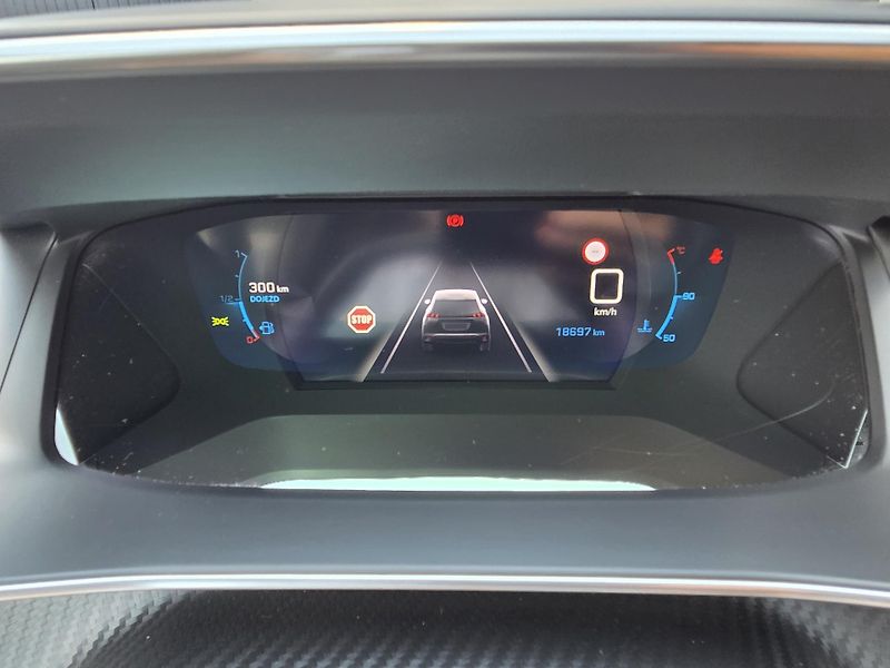 Peugeot 2008 (2022) 1.2 PT 100 ALLURE PACK MAN6 - fotka 15 z 27