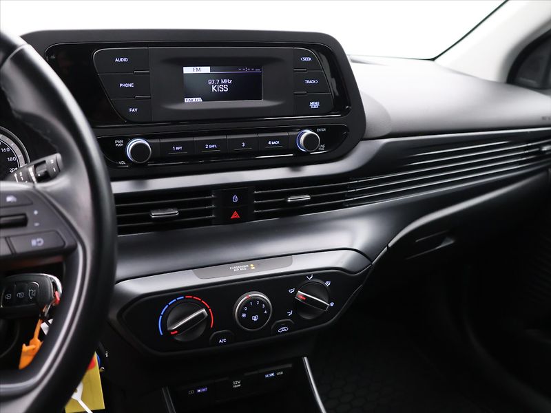 Hyundai i20 1,0 T-GDI 73kW Comfort Club CZ - fotka 20 z 32