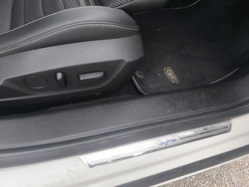 Opel Insignia OPC 2,8BITURBO 360K,4X4,VÝBAVA - fotka 21 z 29