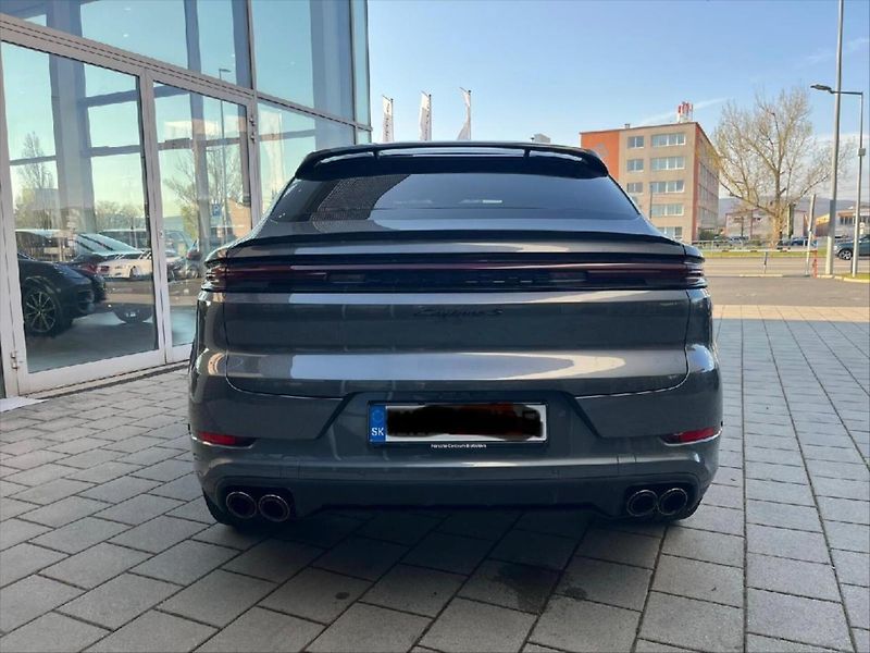 Porsche Cayenne 4,0   V8 S Coupe - fotka 16 z 17