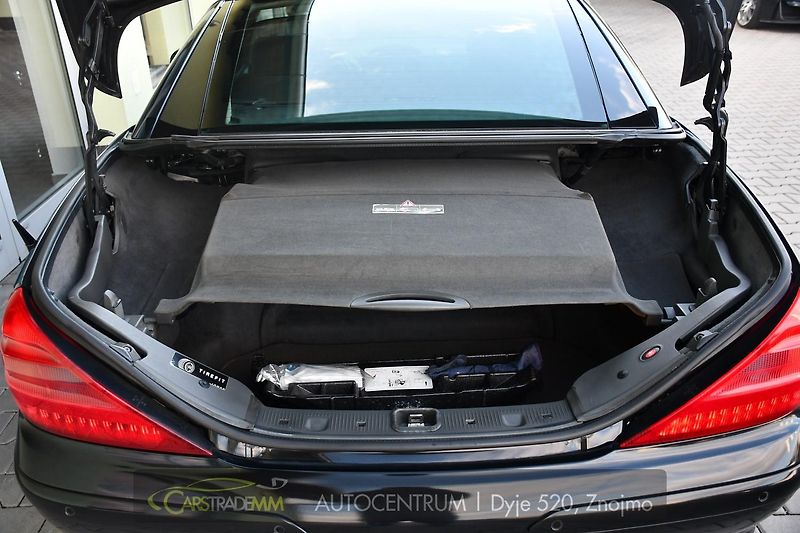 Mercedes-Benz SL 500 - fotka 33 z 38