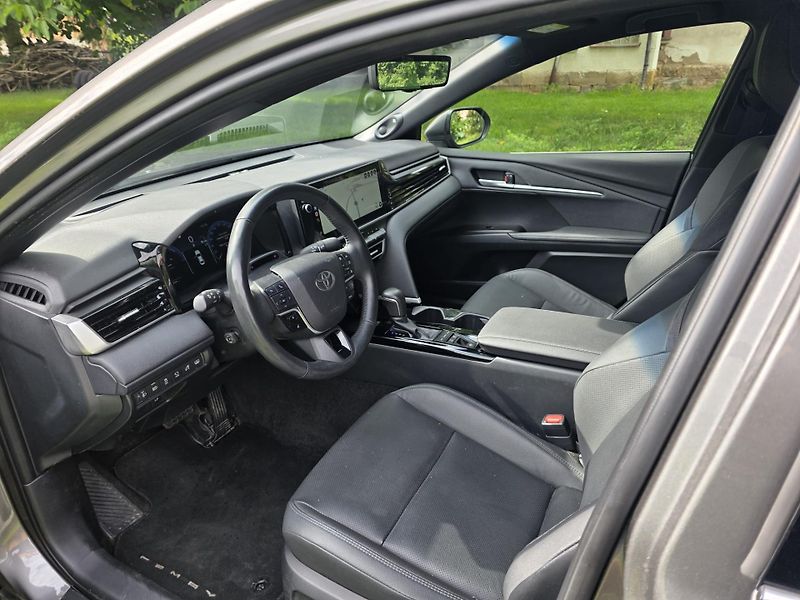 Toyota Camry (2024) 2.5HEV 231PS EXECUTIVE - fotka 15 z 15