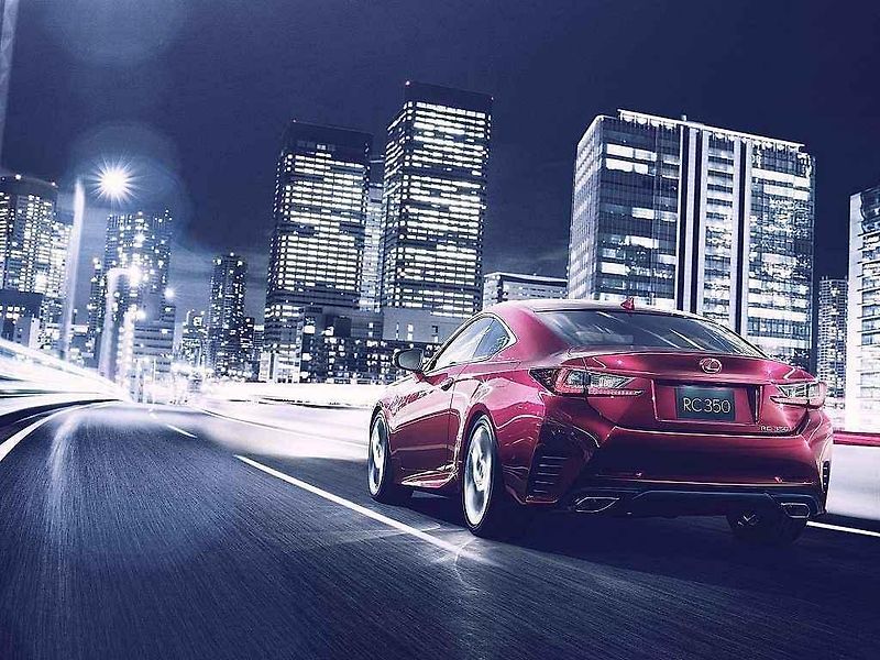 Lexus RC.