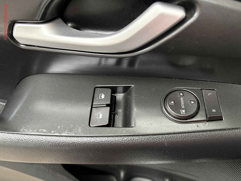 Hyundai i30 (2019) 1.4i, servis.kniha, AC - fotka 12 z 14