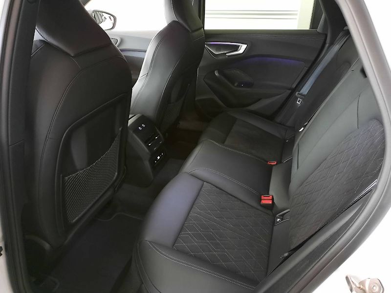 Audi A5 (2025) 2.0 TDI quattro (150kW/204k) S - fotka 8 z 29