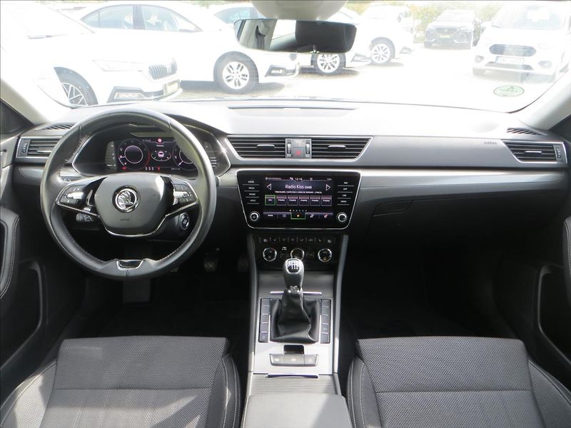 Škoda Superb 1,5 TSI 110kW Style - fotka 27 z 27