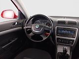 Škoda Octavia (2012) Elegance 1.6 TDI, slušný stav - náhled 7