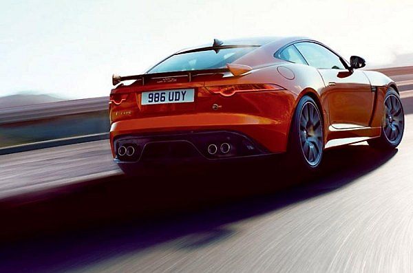 Jaguar F-Type SVR.