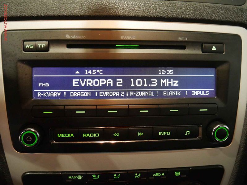 Škoda Octavia (2010) 1.6TDi, Ambiente - fotka 12 z 15