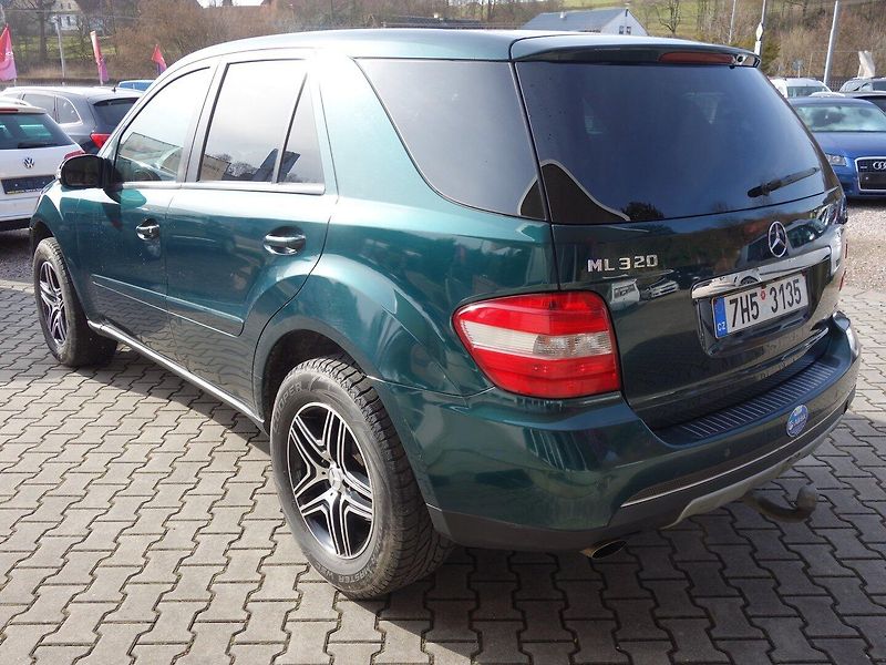 Mercedes-Benz Třídy M (2006) ML 320CDI 165kW 4MATIC - fotka 6 z 34