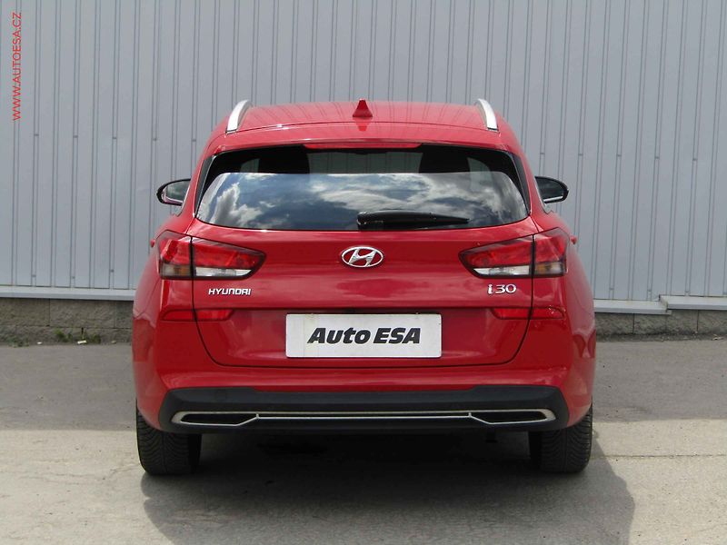 Hyundai i30 (2023) 1.0 T-GDi, ČR, Smart - fotka 5 z 20