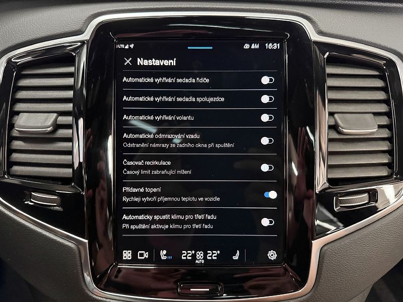 Volvo XC90 B6 AWD ULTIMATE BRIGHT, WEBAST - fotka 19 z 35
