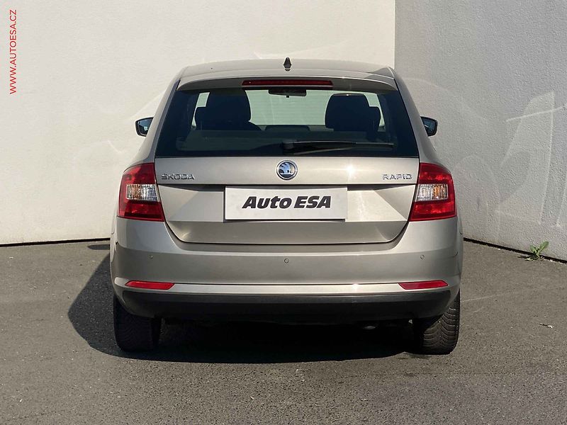 Škoda Rapid (2013) 1.2 TSi, Ambition, park. - fotka 5 z 16