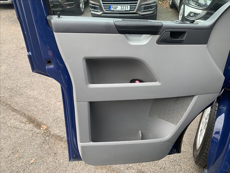 Volkswagen Transporter 2,0 TDI 62KW 2.6T,ČR - fotka 9 z 15