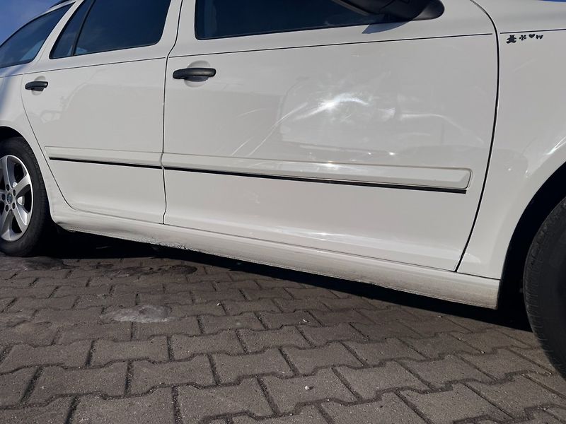 Škoda Octavia (2011) 1,6 TDI 77 KW ITÁLIE STK - fotka 18 z 47