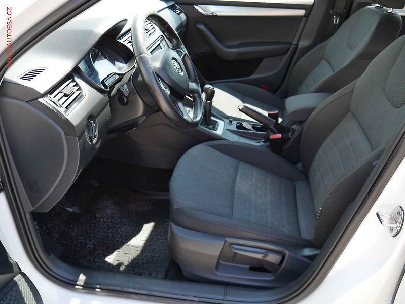 Škoda Octavia (2014) 1.4 G-TEC, ČR, Elegance - fotka 9 z 19