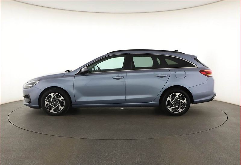 Hyundai i30 (2025) Style 1.0 T-GDI - fotka 3 z 21