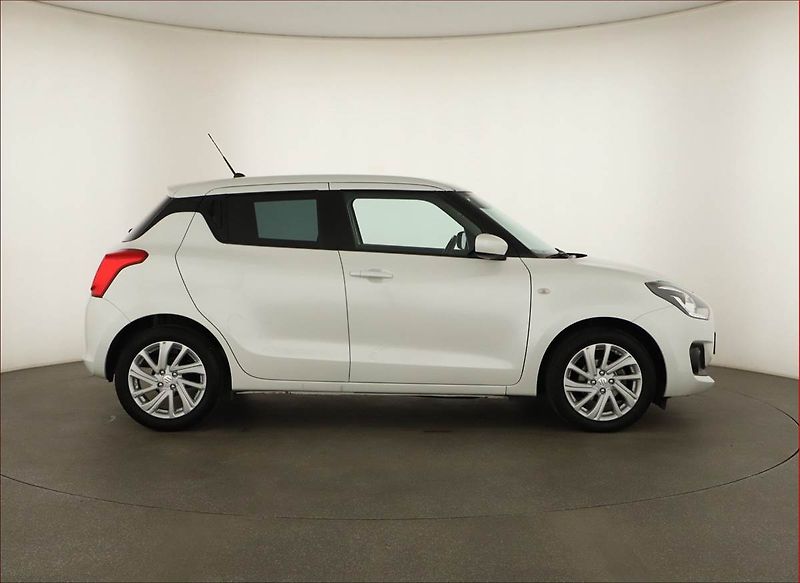 Suzuki Swift (2023) 1.2, Automat, Serv.kniha - fotka 6 z 18