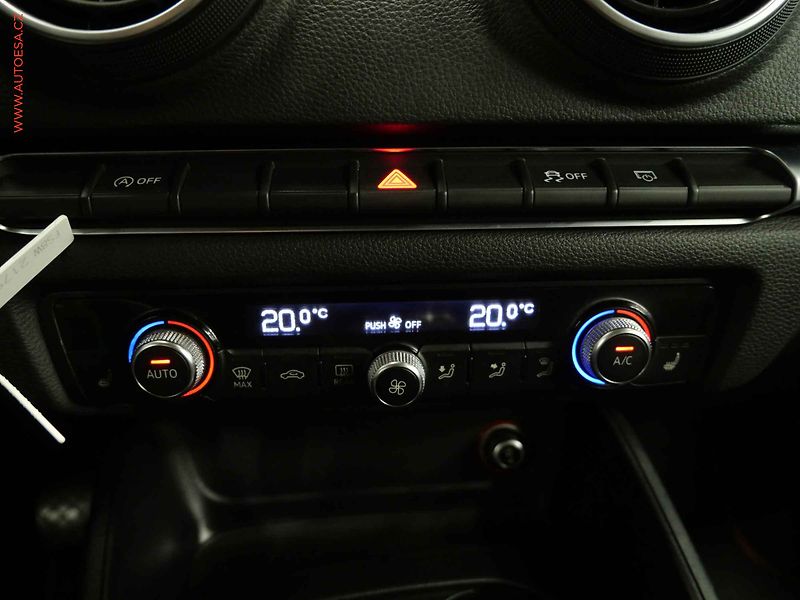 Audi A3 (2014) 2.0TDi, LED, navi, park.asist - fotka 20 z 23