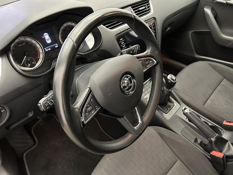 Škoda Octavia 2.0 TDI Style Plus - fotka 6 z 26