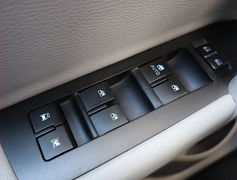 Chevrolet Captiva (2012) 2.2 VCDI, 4X4, Automat - fotka 18 z 22