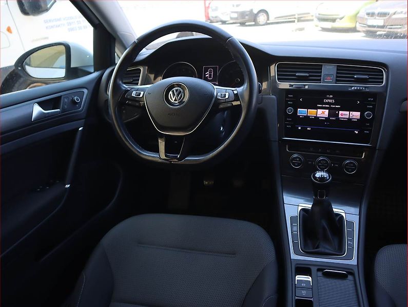 Volkswagen Golf (2018) Comfortline 1.0 TSI, Tempomat - fotka 7 z 21