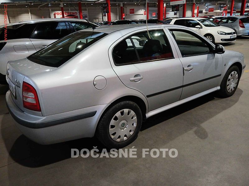 Škoda Octavia (2010) 1.9 TDi - fotka 2 z 3