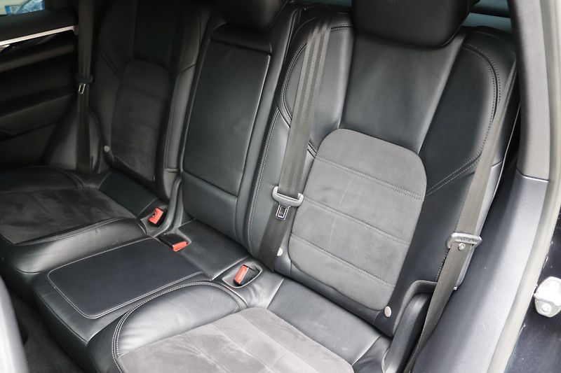 Porsche Cayenne S DIESEL 4.2 V8 283kW 4X4 DPH - fotka 42 z 50