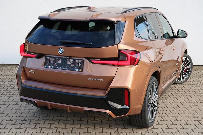 BMW X1 xDrive23i - fotka 3 z 6