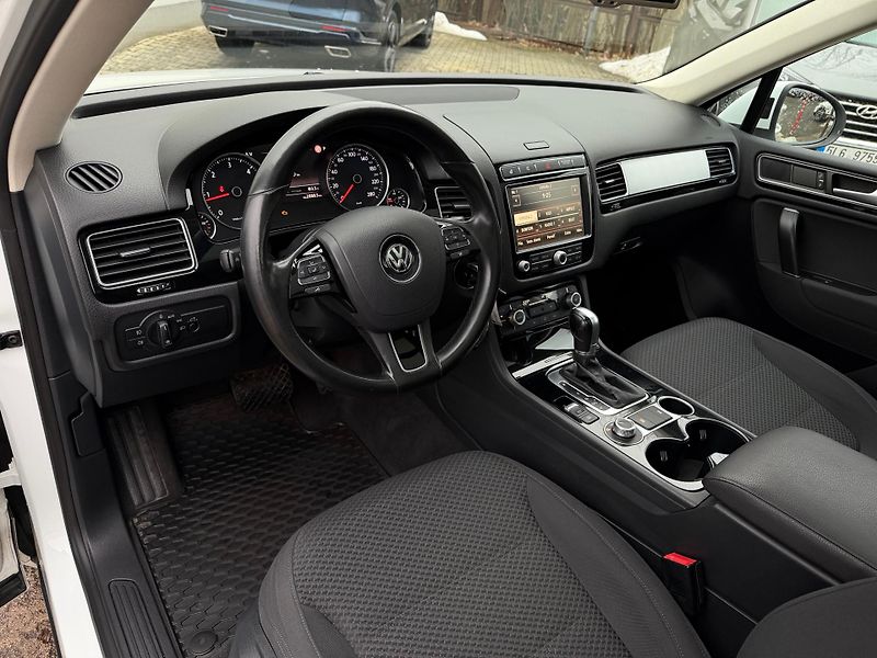 Volkswagen Touareg  3.0 V6 TDI BMT 8TT - fotka 9 z 34