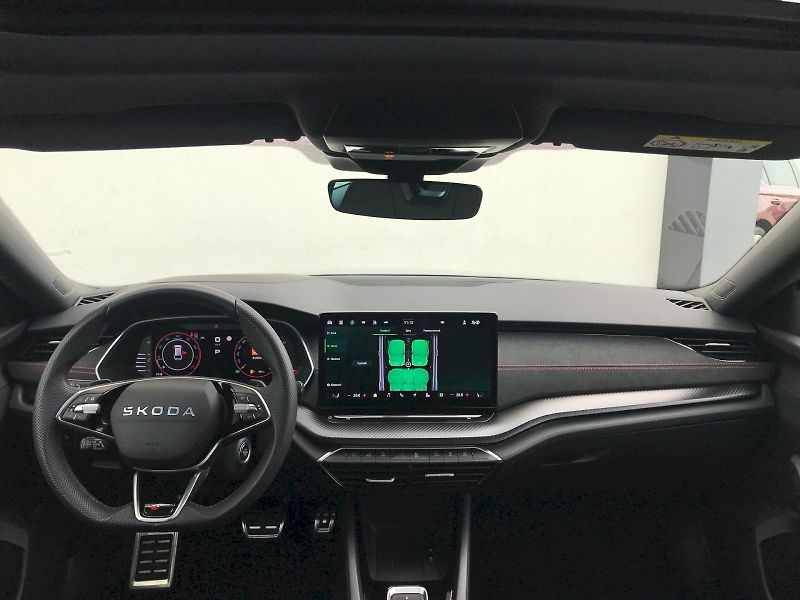Škoda Octavia (2025) COMBI RS 2,0 TSI 195 KW 7-STUP - fotka 5 z 31