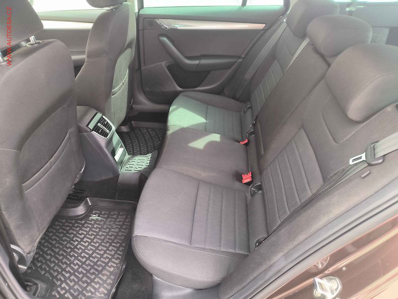 Škoda Octavia (2013) 1.8 TSi, Elegance, bixen, TZ - fotka 10 z 21