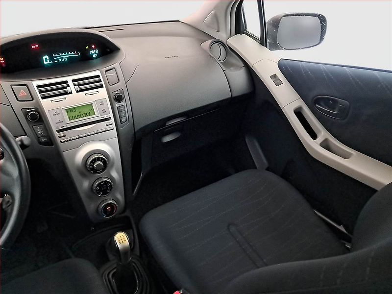 Toyota Yaris (2008) 1.0 VVT-i, po STK, servisované - fotka 8 z 16
