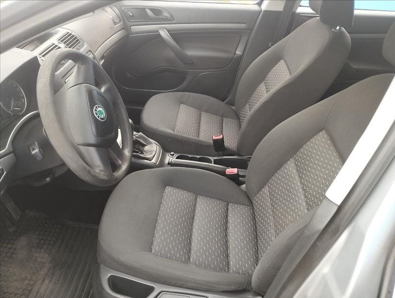 Škoda Octavia 1,6 TDi 77KW - fotka 7 z 15