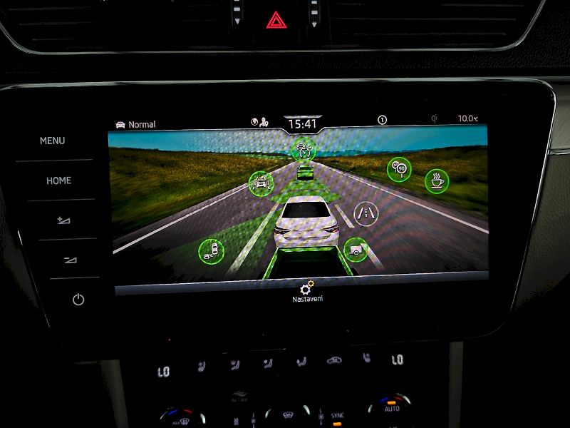 Škoda Superb (2019) 1.4PHEV 160kW LAURIN a KLEMENT - fotka 21 z 30