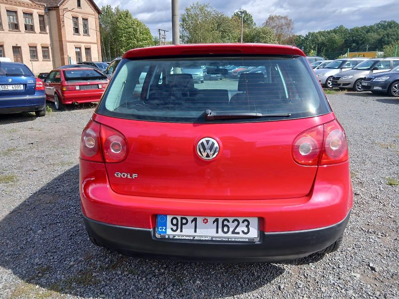 Volkswagen Golf 5, 1.4i - fotka 15 z 30