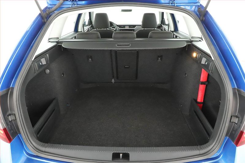 Škoda Octavia (2018) 1.6 TDI, Serv.kniha, Tempomat - fotka 12 z 13