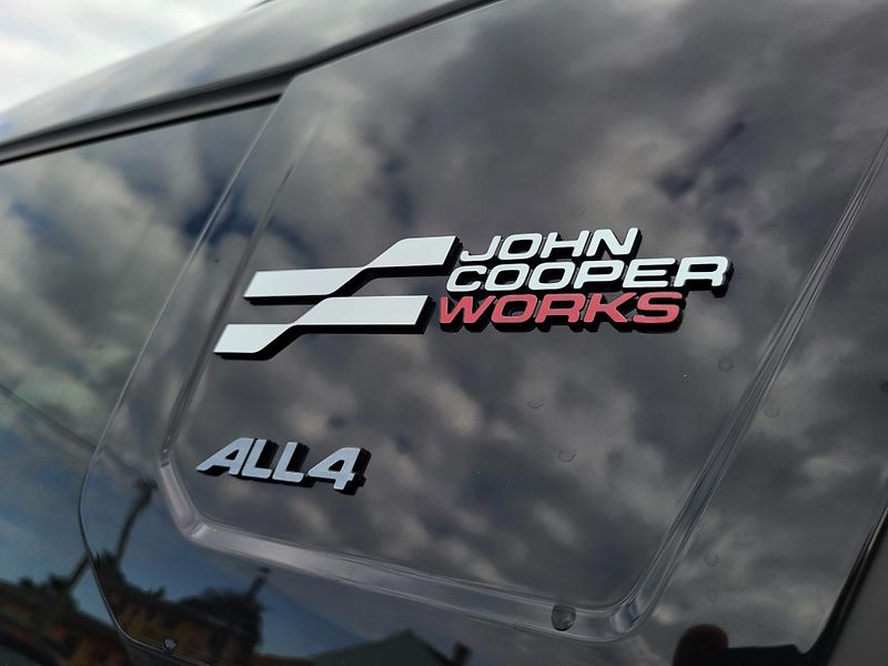 Mini Countryman SE ALL4 ELEKTRO 225kW - fotka 45 z 48