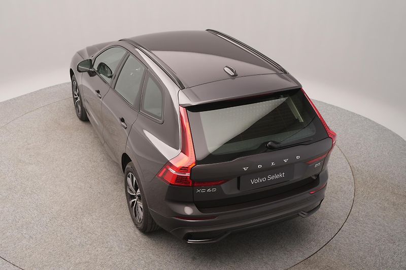 Volvo XC60 B5 AWD PLUS DARK CZ 1.maj - fotka 15 z 50